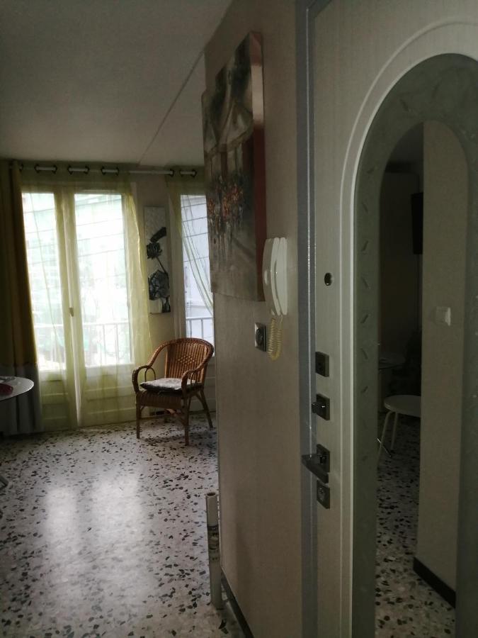 Magnifique Studio Non Fumeur Pres De La Gare Beziers Luaran gambar