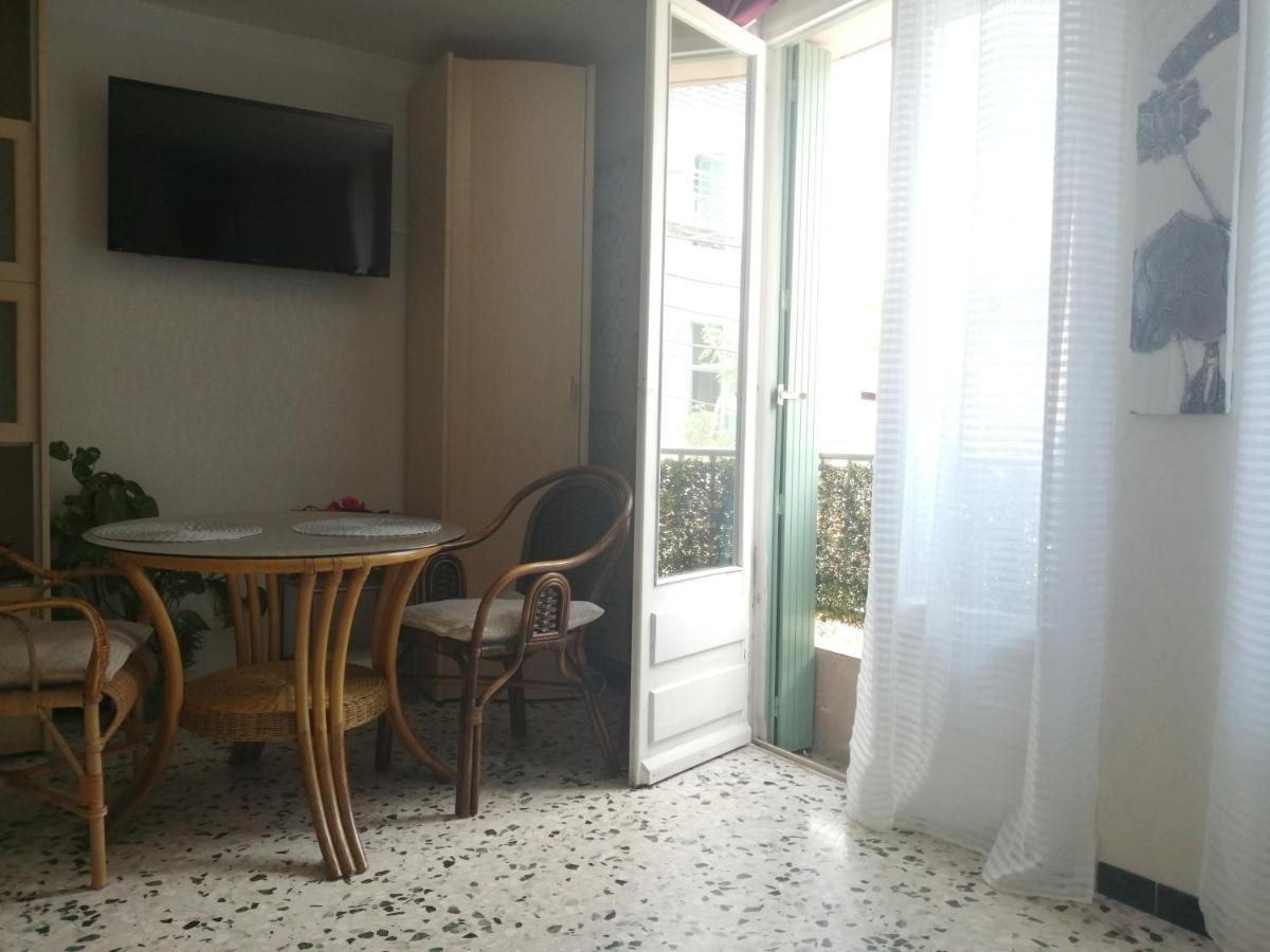 Magnifique Studio Non Fumeur Pres De La Gare Beziers Luaran gambar