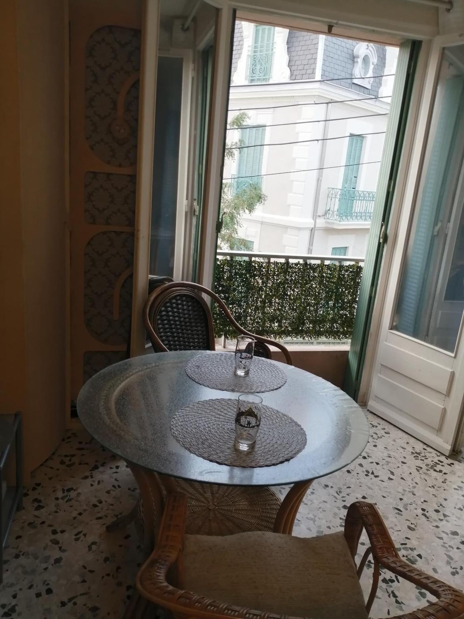 Magnifique Studio Non Fumeur Pres De La Gare Beziers Luaran gambar