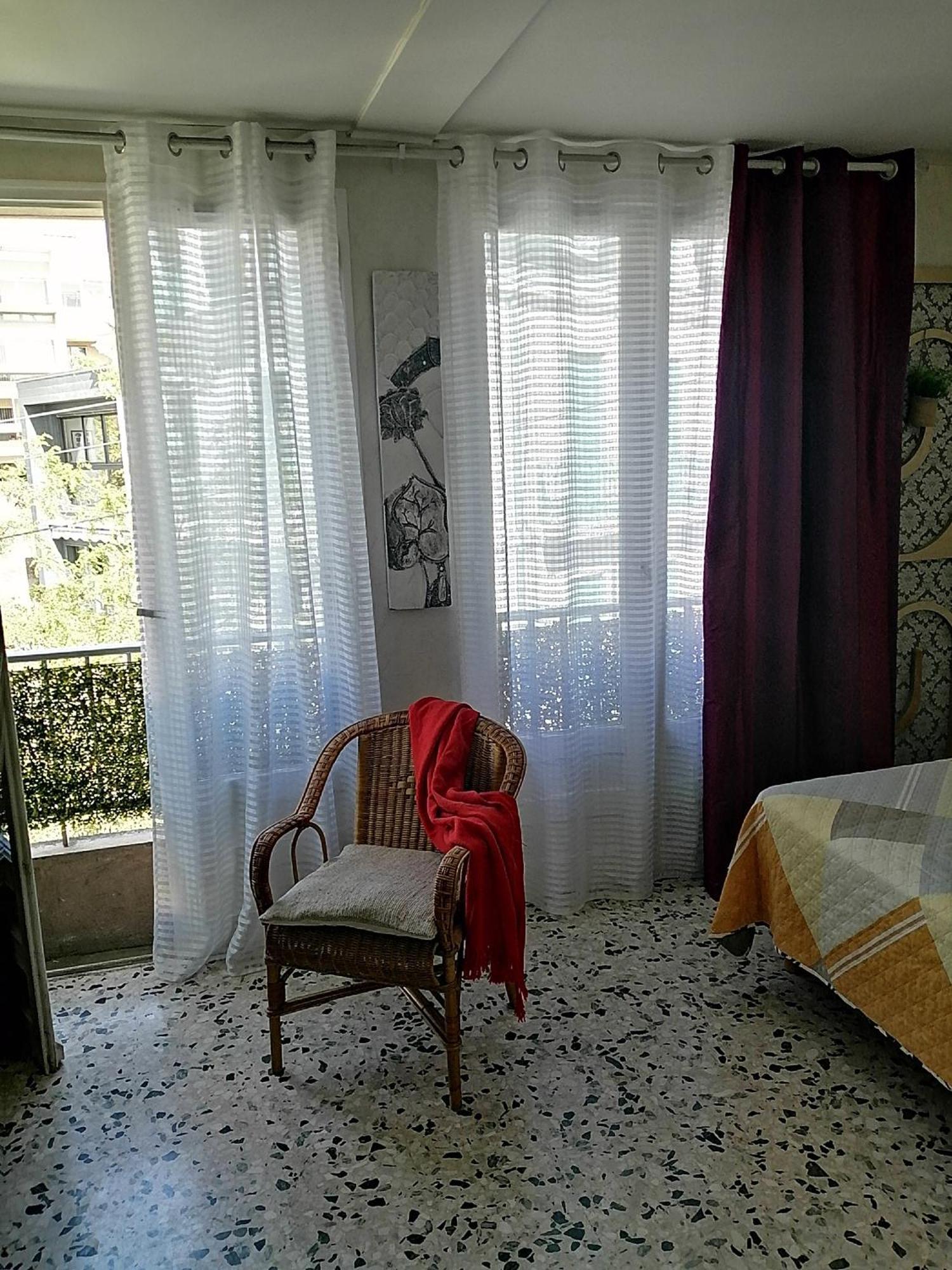 Magnifique Studio Non Fumeur Pres De La Gare Beziers Luaran gambar