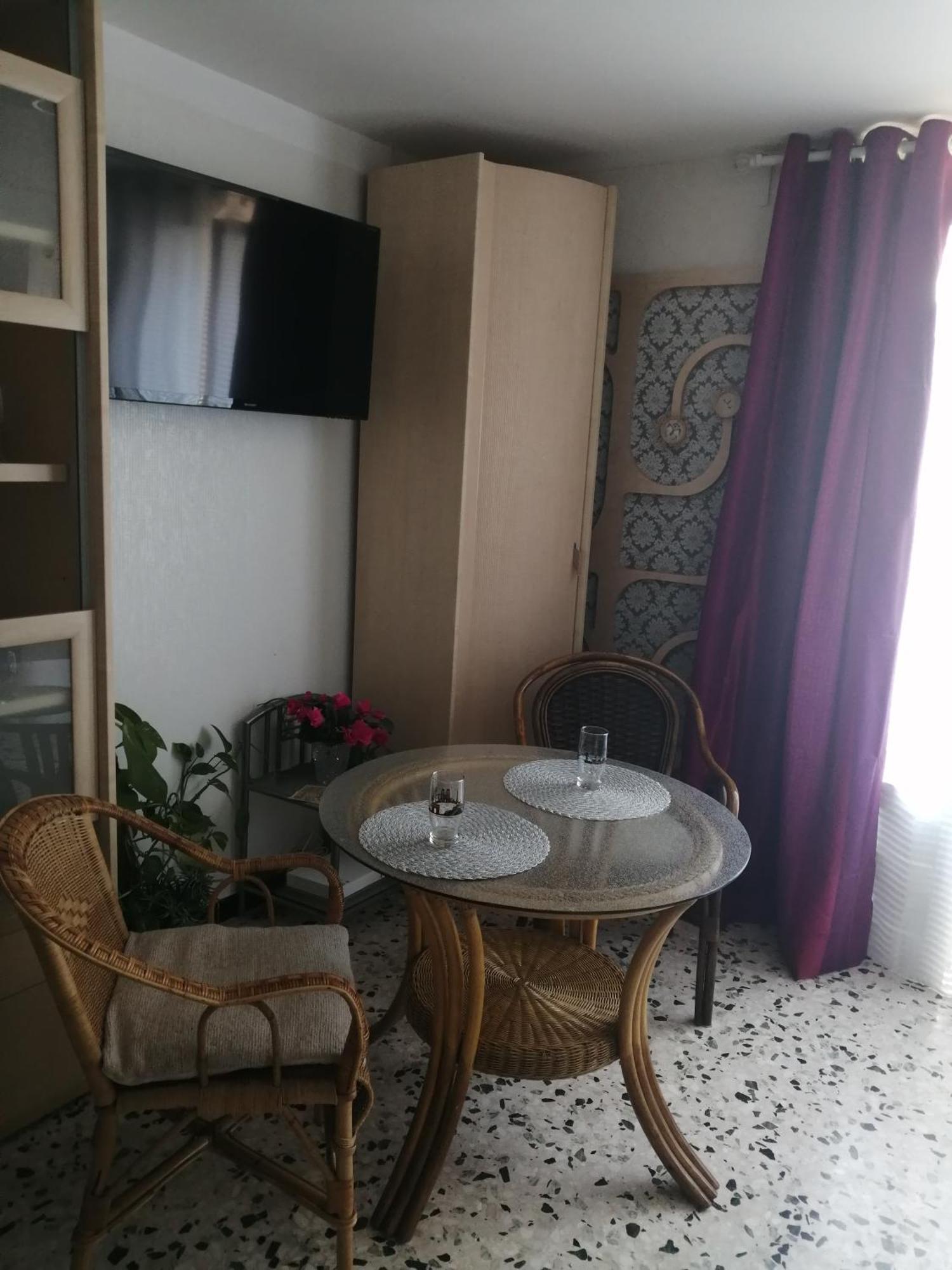 Magnifique Studio Non Fumeur Pres De La Gare Beziers Bilik gambar